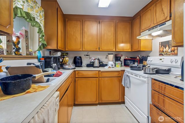 10002 10004 Barnes Lane S, Tacoma, WA 98444