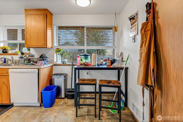 10002 10004 Barnes Lane S, Tacoma, WA 98444