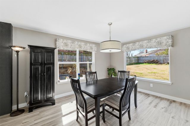 3800 Bayshore Drive, Arlington, TX 76016