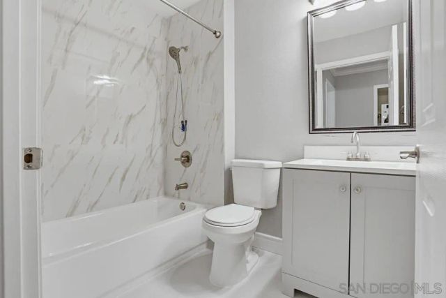 9959 Azuaga Street I101, San Diego, CA 92129