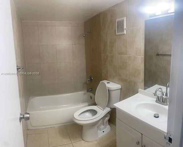 1752 NW 55th Ave 203, Lauderhill, FL 33313