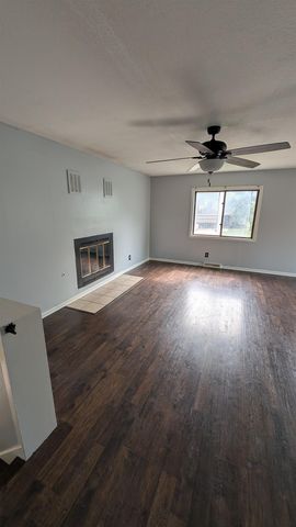 1609 N Main St, Rose Hill, KS 67133