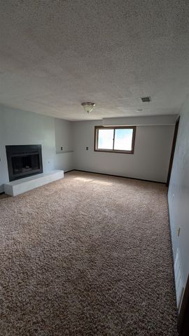 1609 N Main St, Rose Hill, KS 67133