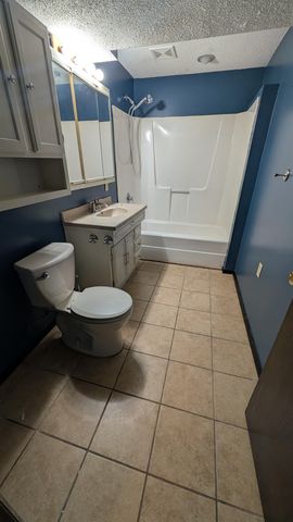 1609 N Main St, Rose Hill, KS 67133