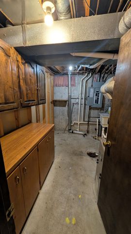 1609 N Main St, Rose Hill, KS 67133