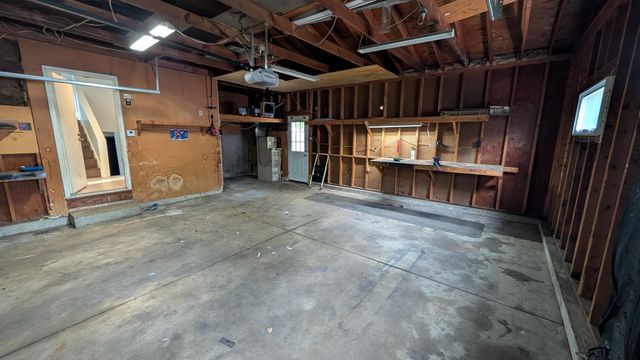 1609 N Main St, Rose Hill, KS 67133
