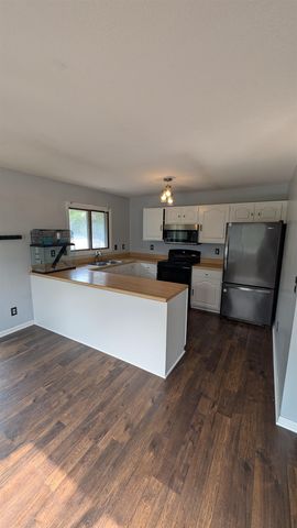 1609 N Main St, Rose Hill, KS 67133