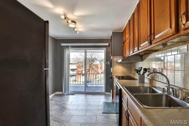 10379 Forest Brook Lane G, St Louis, MO 63146