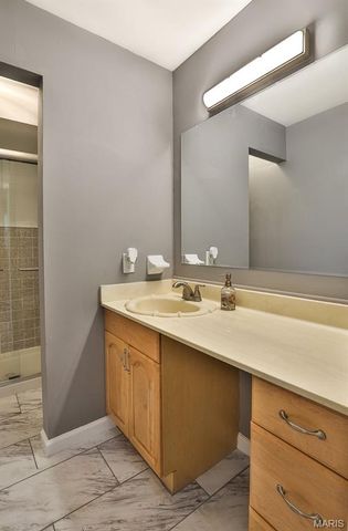 10379 Forest Brook Lane G, St Louis, MO 63146