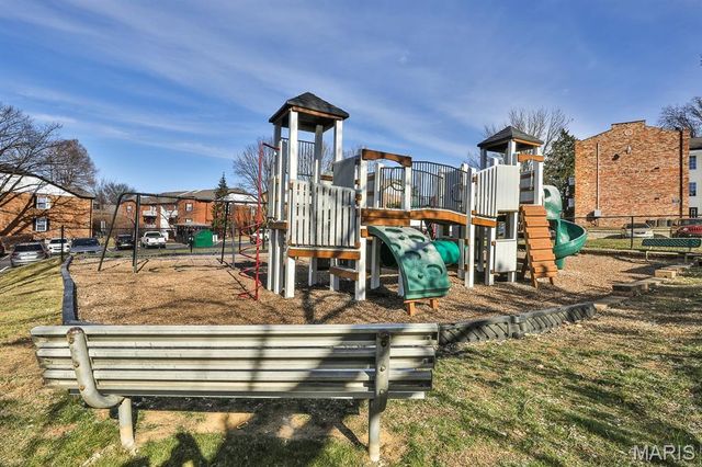 10379 Forest Brook Lane G, St Louis, MO 63146