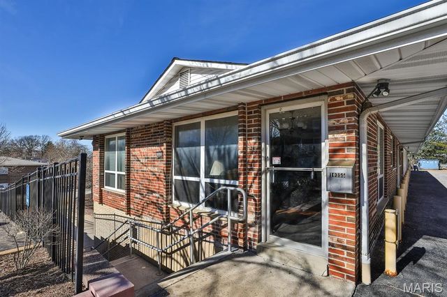 10379 Forest Brook Lane G, St Louis, MO 63146