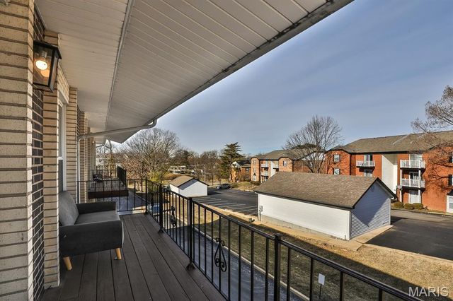 10379 Forest Brook Lane G, St Louis, MO 63146