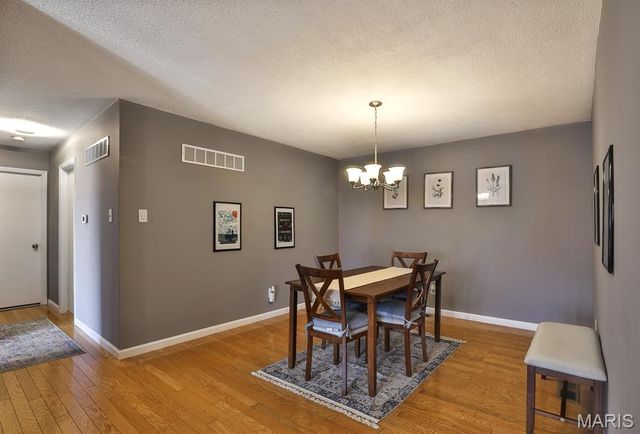 10379 Forest Brook Lane G, St Louis, MO 63146