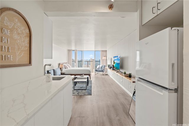 445 Seaside Avenue 4306, Honolulu, HI 96815