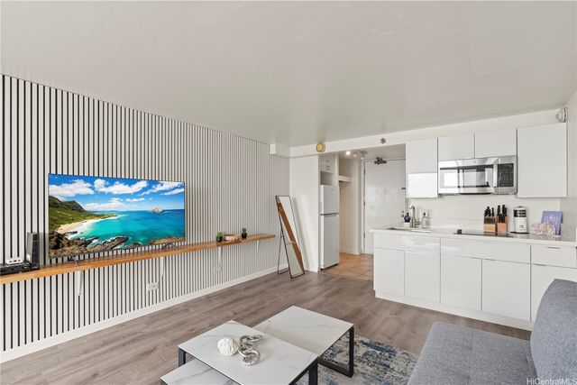 445 Seaside Avenue 4306, Honolulu, HI 96815