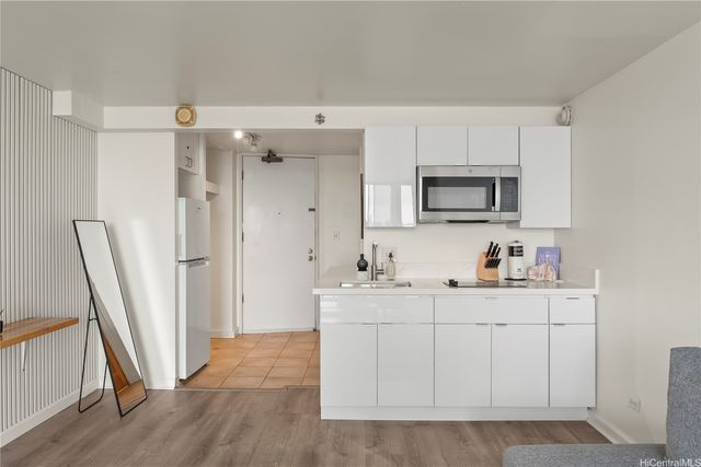 445 Seaside Avenue 4306, Honolulu, HI 96815