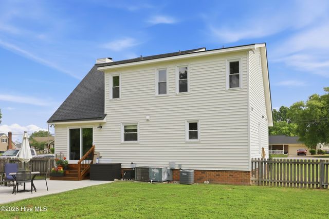 677 Davenport Farm Road, Winterville, NC 28590