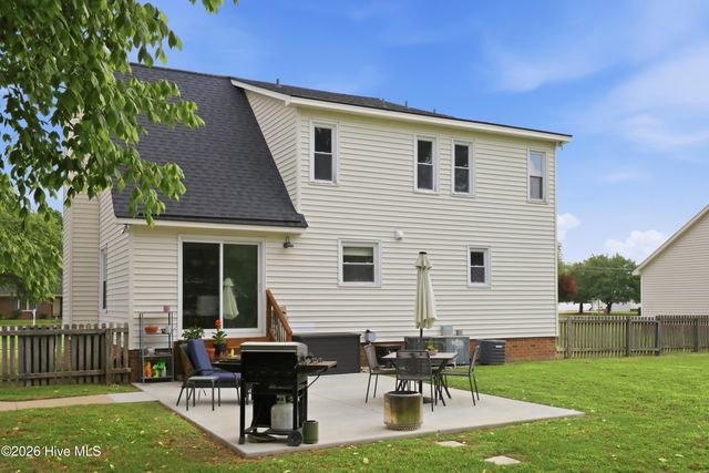677 Davenport Farm Road, Winterville, NC 28590