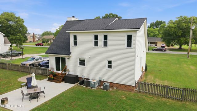 677 Davenport Farm Road, Winterville, NC 28590