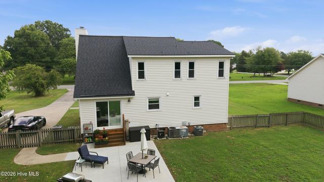 677 Davenport Farm Road, Winterville, NC 28590