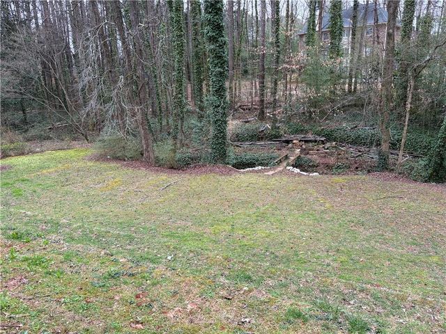 5252 Enchanted Cove SW, Lilburn, GA 30047