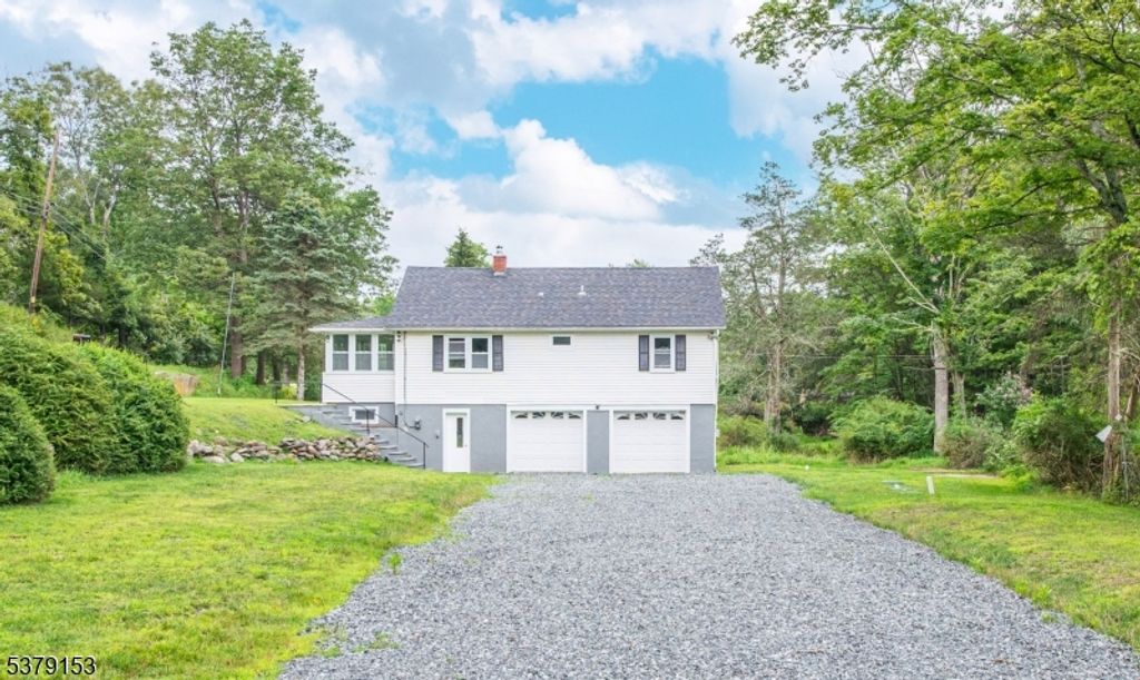 922 Fairview Lake Rd, Stillwater Twp., NJ 07860