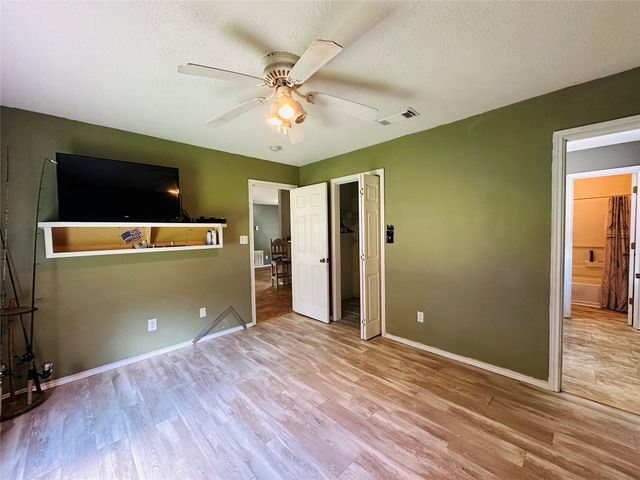17001 Valley Lane, Conroe, TX 77306