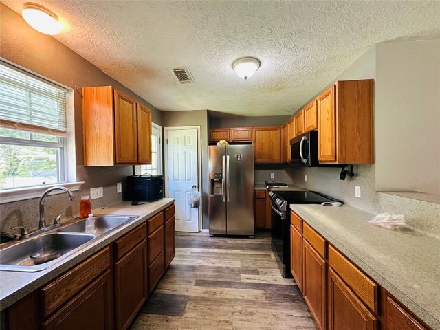 17001 Valley Lane, Conroe, TX 77306