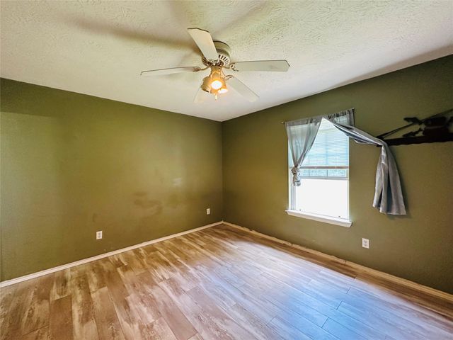 17001 Valley Lane, Conroe, TX 77306