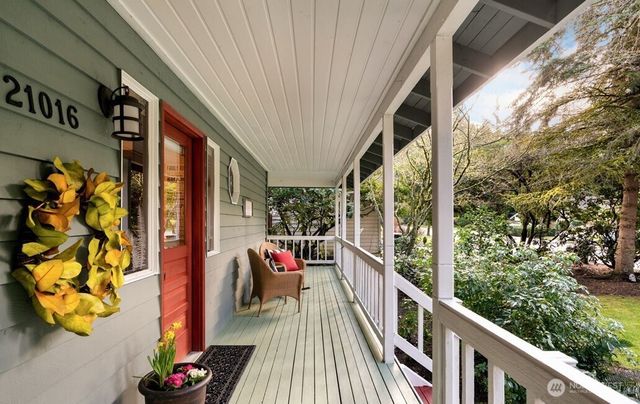21016 NE 36th Street, Sammamish, WA 98074