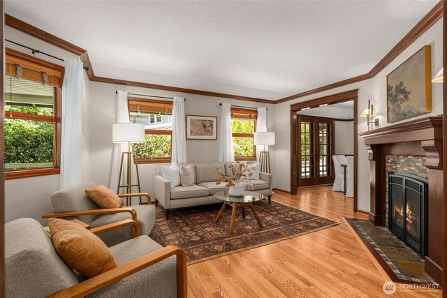 21016 NE 36th Street, Sammamish, WA 98074