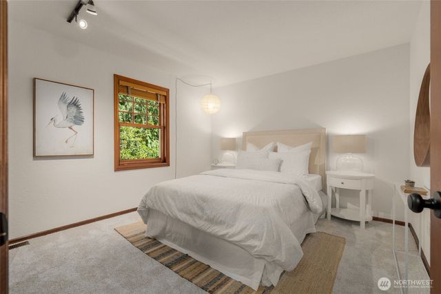 21016 NE 36th Street, Sammamish, WA 98074