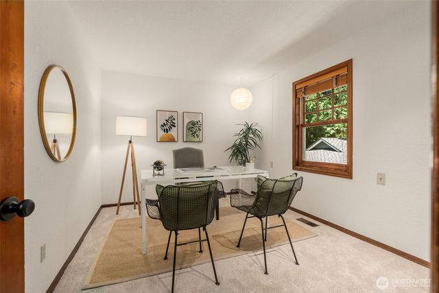 21016 NE 36th Street, Sammamish, WA 98074