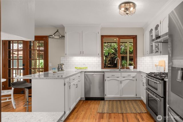 21016 NE 36th Street, Sammamish, WA 98074