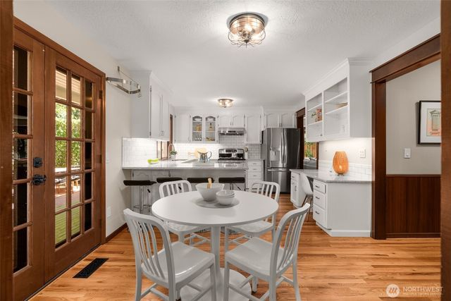 21016 NE 36th Street, Sammamish, WA 98074