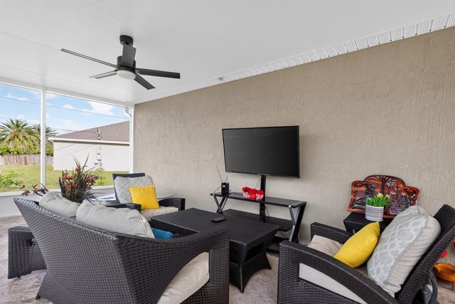 2274 SE POWELL Court, Port St. Lucie, Port St Lucie, FL 34952