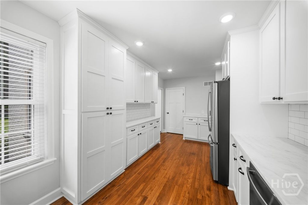 Image 9 of property listing at 1315 Brightwood Drive, Savannah, GA 31406
