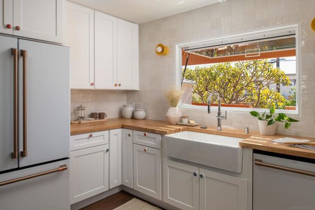 1025 Wilbur Ave, San Diego, CA 92109