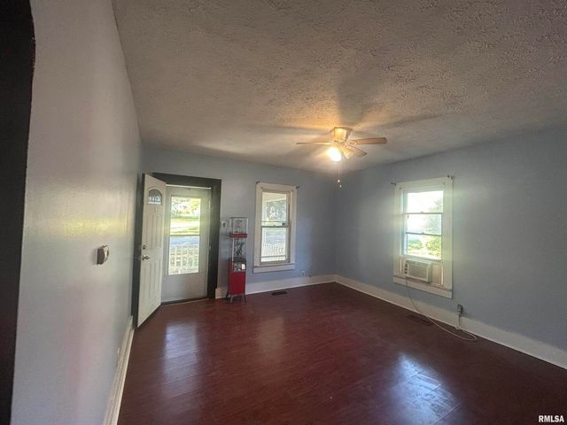 203 W 12TH Street, Metropolis, IL 62960