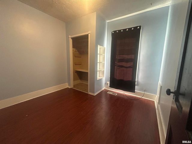 203 W 12TH Street, Metropolis, IL 62960