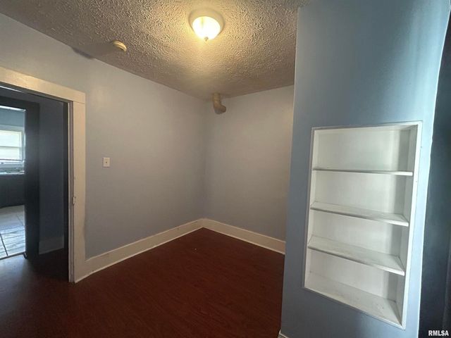 203 W 12TH Street, Metropolis, IL 62960