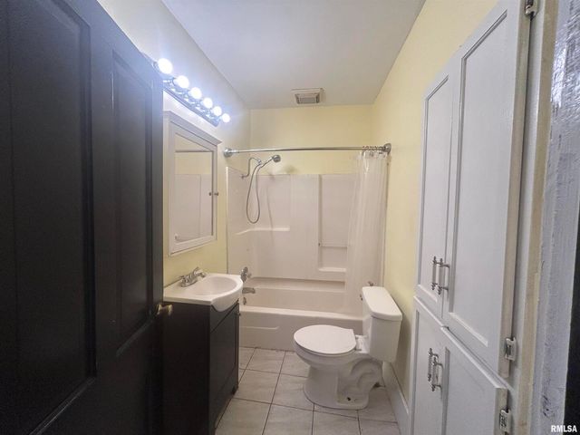 203 W 12TH Street, Metropolis, IL 62960