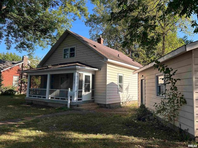 203 W 12TH Street, Metropolis, IL 62960
