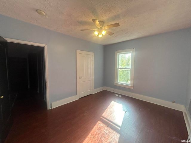 203 W 12TH Street, Metropolis, IL 62960