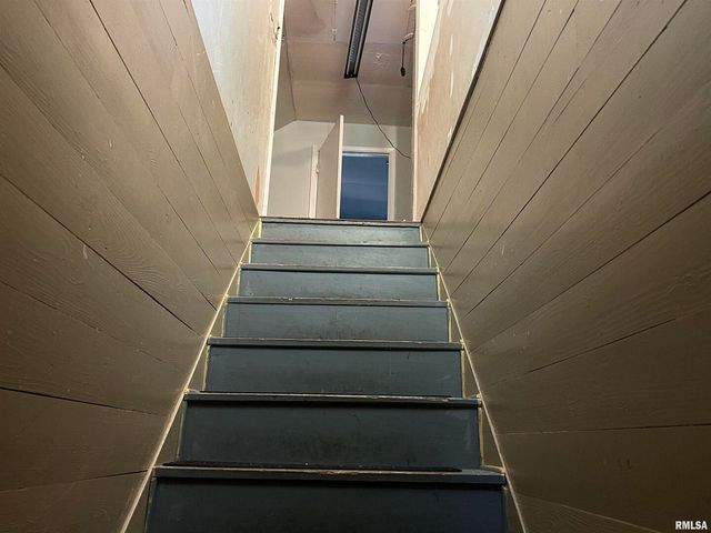 203 W 12TH Street, Metropolis, IL 62960