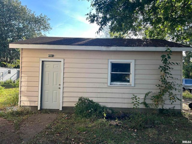 203 W 12TH Street, Metropolis, IL 62960