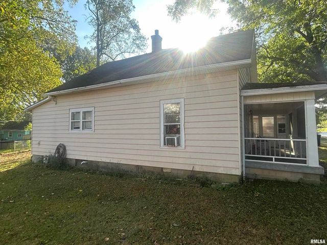 203 W 12TH Street, Metropolis, IL 62960