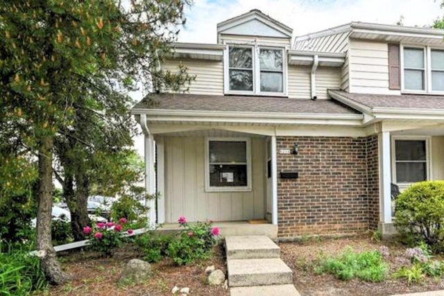6216 W College AVENUE, Greendale, WI 53129