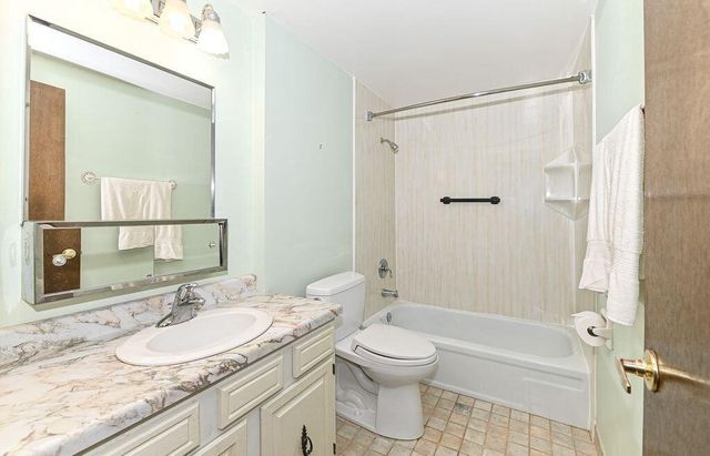 6216 W College AVENUE, Greendale, WI 53129