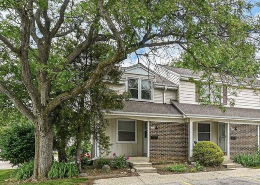 6216 W College AVENUE, Greendale, WI 53129